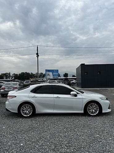 Toyota Camry: 2018 г., 2.5 л, Автомат, Бензин, Седан — 4