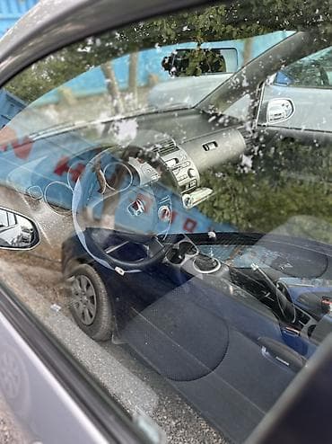bmw samurai: Honda Fit: 2007 г., 1.4 л, Механика, Бензин, Хэтчбэк — 4