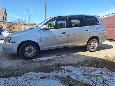 Toyota Gaia: 2002 г., 2 л, Автомат, Бензин, Минивэн