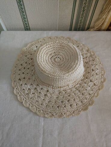 продаю в связи с переездом: Кепка -
Шляпа — 3