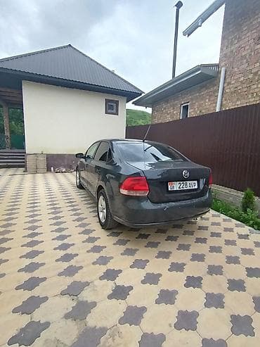 volkswagen: Volkswagen Polo: 2013 г., 1.6 л, Механика, Бензин, Седан — 4
