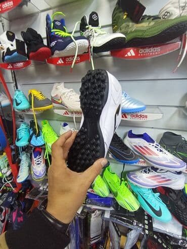 спортивное оборудование: Мужские кроссовки, 41, Joma, Новый, цвет - Белый, Платная доставка — 10