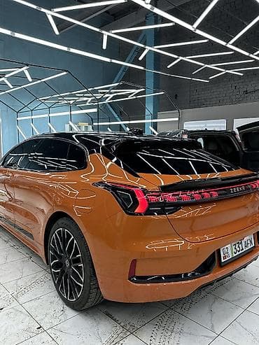 zeekr 009: Zeekr 001: | 2024 г. Фастбек — 2