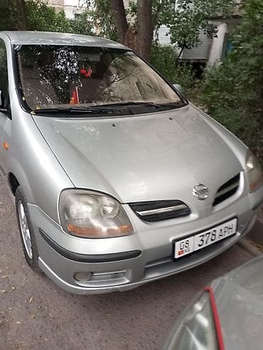 Nissan Almera Tino: 2001 г., 2 л, Газ