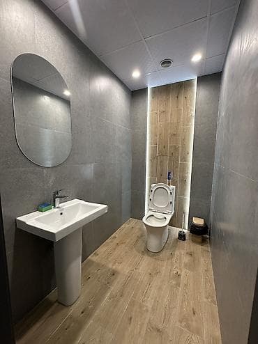 адмираль: Аренда офисов, 50 м², В бизнес центре, С отдельным входом, С отдельным сан узлом, С системой безопасности — 10