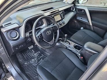 авто в такси: Toyota RAV4: 2018 г., 2.5 л, Автомат, Бензин, Кроссовер — 3