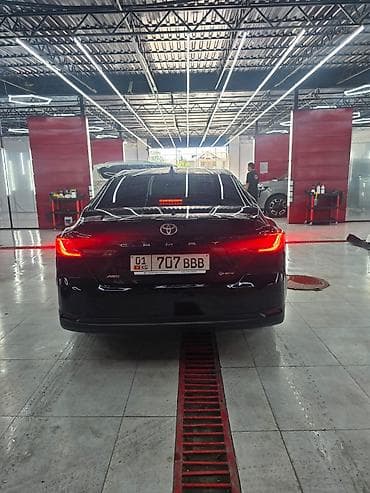 Транспорт: Toyota Camry: 2026 г., Автомат, Гибрид, Седан — 8