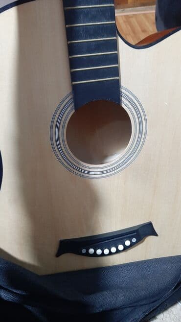 гитары классические: Продаю 2 гитары за 4500 Анкер,ремень,всё есть Обмен интересует — 2