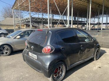 tayota runx: Toyota Aygo: 2010 г., 1 л, Механика, Бензин, Седан — 5