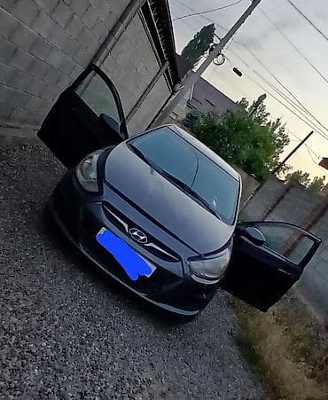 audi rs3: Hyundai Solaris: 2013 г., 1.6 л, Автомат, Седан — 6