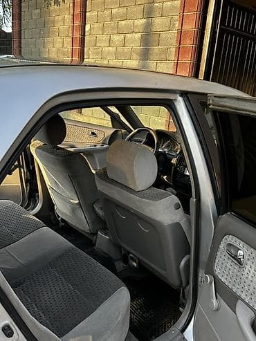 mazda 929: Mazda 626: 2001 г., 2 л, Автомат, Бензин, Седан — 9