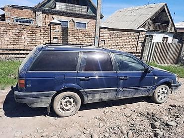 Volkswagen Passat Variant: 1991 г., 1.8 л, Механика, Бензин, Универсал
