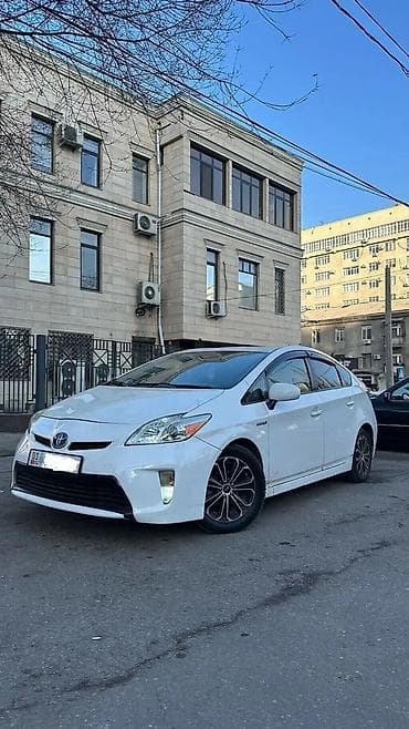 летние: Toyota Prius: 2015 г., 1.8 л, Вариатор, Гибрид, Седан — 1