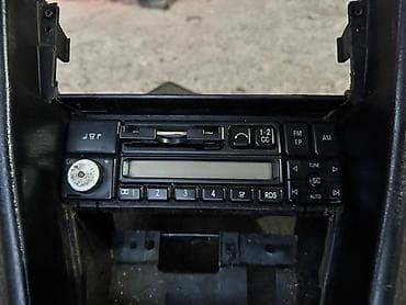 магнитофон дека: Оригинальная штатная автомобильная магнитола с кассетной декой и радио — 1