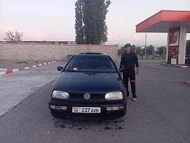 Volkswagen Golf: 1994 г., Хэтчбэк