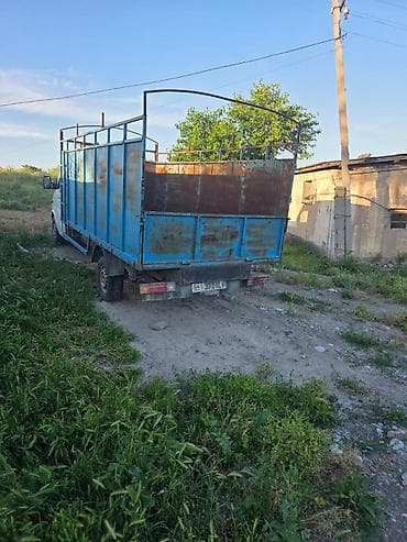запчасти на мерседес w220 бишкек: Жүк ташуучу унаа, Mercedes-Benz, Стандарт, 3 т, Колдонулган — 2