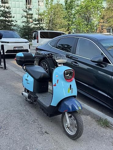 Скутер городского типа (50–125 см³) в ретро-стиле Описание: -