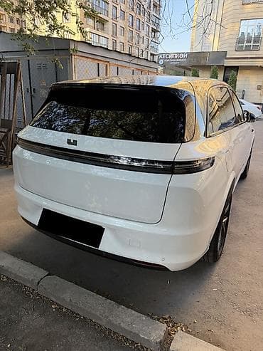 лисиан 9: Lixiang L7: 2023 г., 1.5 л, Автомат, Гибрид, Внедорожник — 4