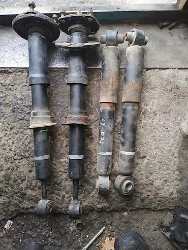 rav4 2010: Комплект амортизаторов Toyota 2010 г., Б/у, Оригинал — 1