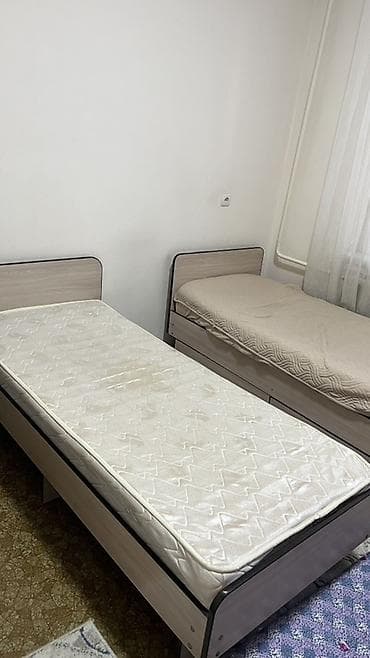 Односпальная кровать, Б/у, С ящиком для хранения, длина - 190 см at lalafo.kg Односпальная кровать, Б/у, С ящиком для хранения, длина - 190 см