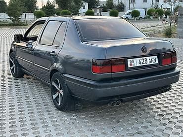 Транспорт: Volkswagen Vento: 1994 г., 1.8 л, Механика, Бензин, Седан — 5