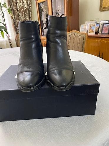 Ботинки и ботильоны: Турецкие женские кожаные ботильоны, черные, классический силуэт. - — 1