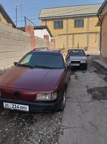Volkswagen Passat Variant: 1993 г., 2 л, Механика, Бензин, Универсал