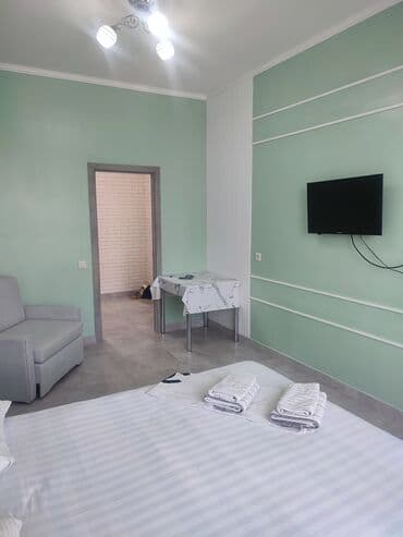 дом в центре бишкека: 1 комната, Постельное белье, Кондиционер, Бытовая техника — 8