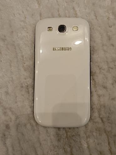 Samsung Galaxy S III Neo (GT-I9301I), белый цвет. Комплектация: - — 4