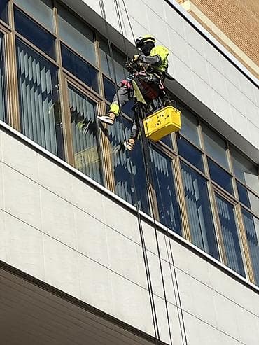 моушен дизайнер: Промышленный альпинизм — высотные работы любой сложности. Услуги: - — 1