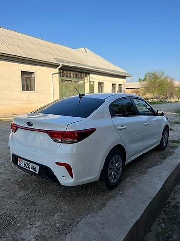 fh 500: Kia Rio: 2018 г., 1.4 л, Автомат, Бензин, Седан — 4