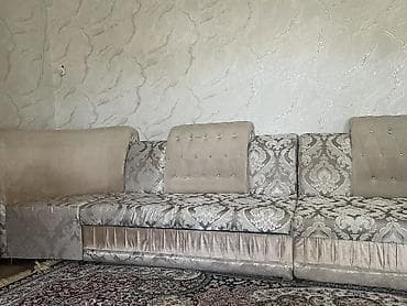 Дивандар: Бурчу бар диван, Кутулар менен — 1