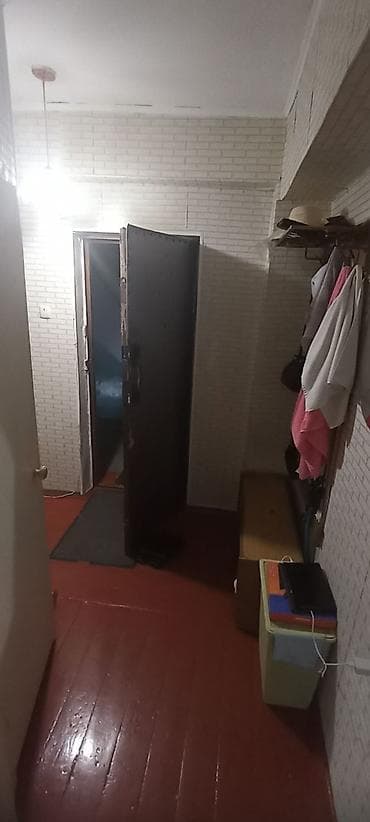 Кыймылсыз мүлк: 2 бөлмө, 47 м², Алматинка / Чүй көч. Хрущевка, 4 кабат, Эски ремонт — 3
