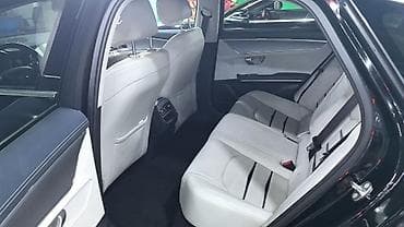 li auto: BYD E9: 2021 г., Седан — 5