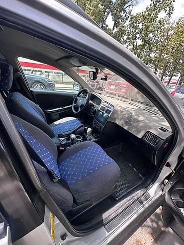 audi rs3: Toyota Avensis: 2002 г., 1.8 л, Механика, Бензин, Универсал — 8