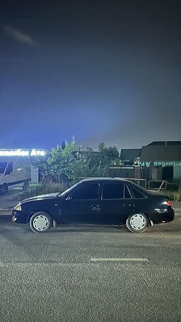 Daewoo Nexia: 2008 г., 1.6 л, Механика, Бензин, Седан
