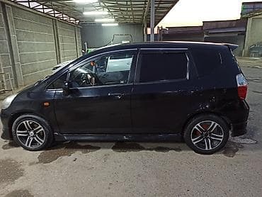 Унаа сатуу: Honda Fit: 2002 г., Кол менен иштөөчү, Бензин, Хетчбек — 3