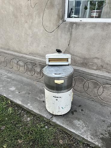 Стиральная машина активаторного типа Riga-13 с ручным отжимом через