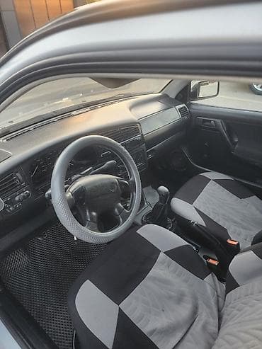 colf 2: Volkswagen Golf: 1996 г., 1.8 л, Механика, Бензин, Хэтчбэк — 10