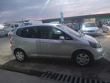 small car: Honda Fit: 2002 г., 1.3 л, Вариатор, Бензин, Хэтчбэк — 6