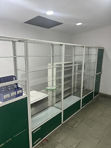 8: Витрина Для телефонов и их аксессуаров, С подсветкой, 200 см * 450 см * 45 см — 1