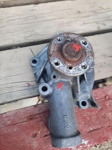 Помпа Mitsubishi 2000 г., Б/у, Оригинал, Япония