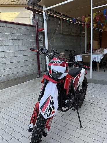 mr moto: Эндуро мотоцикл BRZ MX (декали GRZ/MP), красно-белый. Характеристики — 1