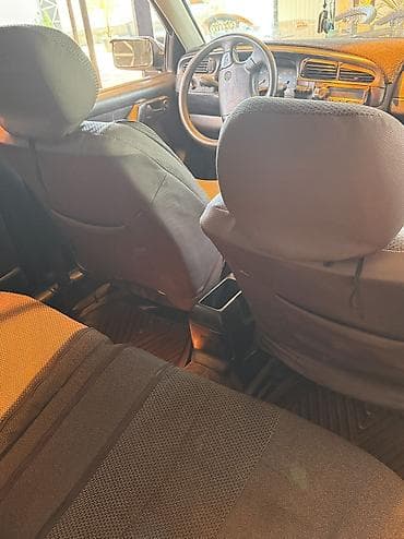Volkswagen Vento: 1993 г., 2 л, Механика, Бензин, Седан — 4