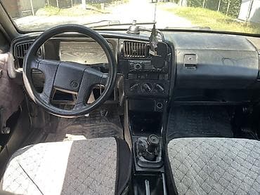 Volkswagen Passat: 1991 г., 1.8 л, Механика, Бензин, Универсал — 3