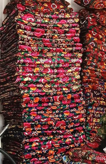 Яркие / с цветочным узором стопки традиционных узбекских стеганых