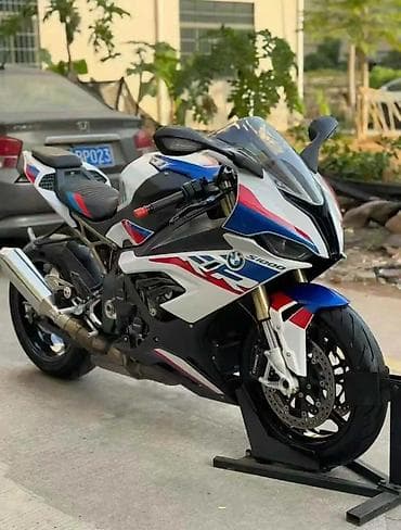 Спортбайк BMW, 1000 куб. см, Бензин