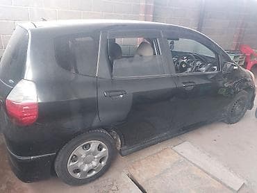 Honda Fit: 2005 г., 1.3 л, Вариатор, Бензин — 2