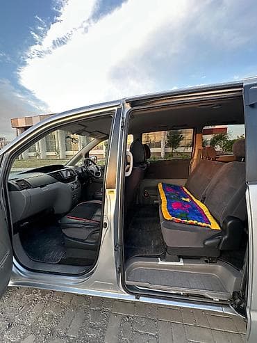 Toyota Voxy: 2002 г., 2 л, Автомат, Бензин, Минивэн — 3