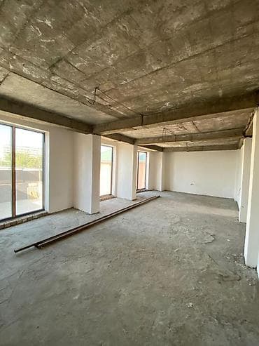 обменяю на квартиру: Здание, Действующий 300 м² — 4